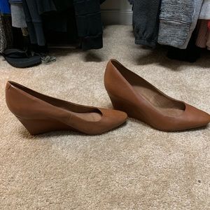 Corso como wedge style “pump” size 9